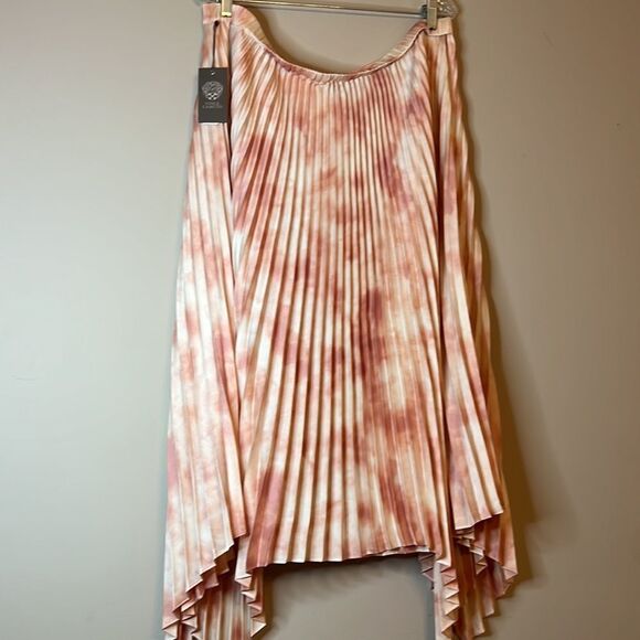 NWT Vince Camuto Shark Bite Pleated Skirt - Size 2X - Picture 9 of 12